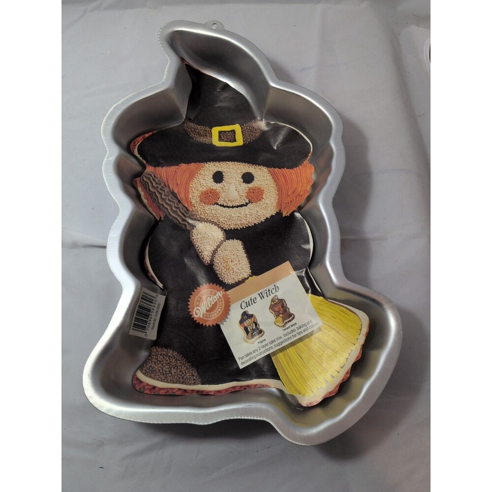 Vintage 1993 Wilton Cute Witch Cake Pan 2105-9330 Halloween Pilgrim NOS New